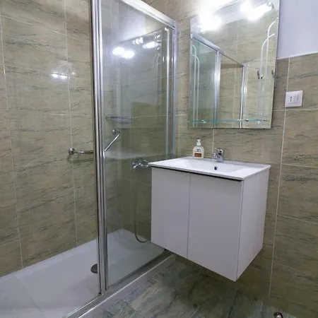 Myl Central - 3Bd + 2Wc + Wifi Apartment